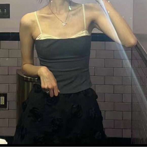 Reformation Melanie Top in Dark Grey *NEW* - Picture 4 of 7